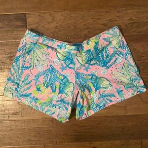 Lilly Pulitzer XL Stretchy Shorts